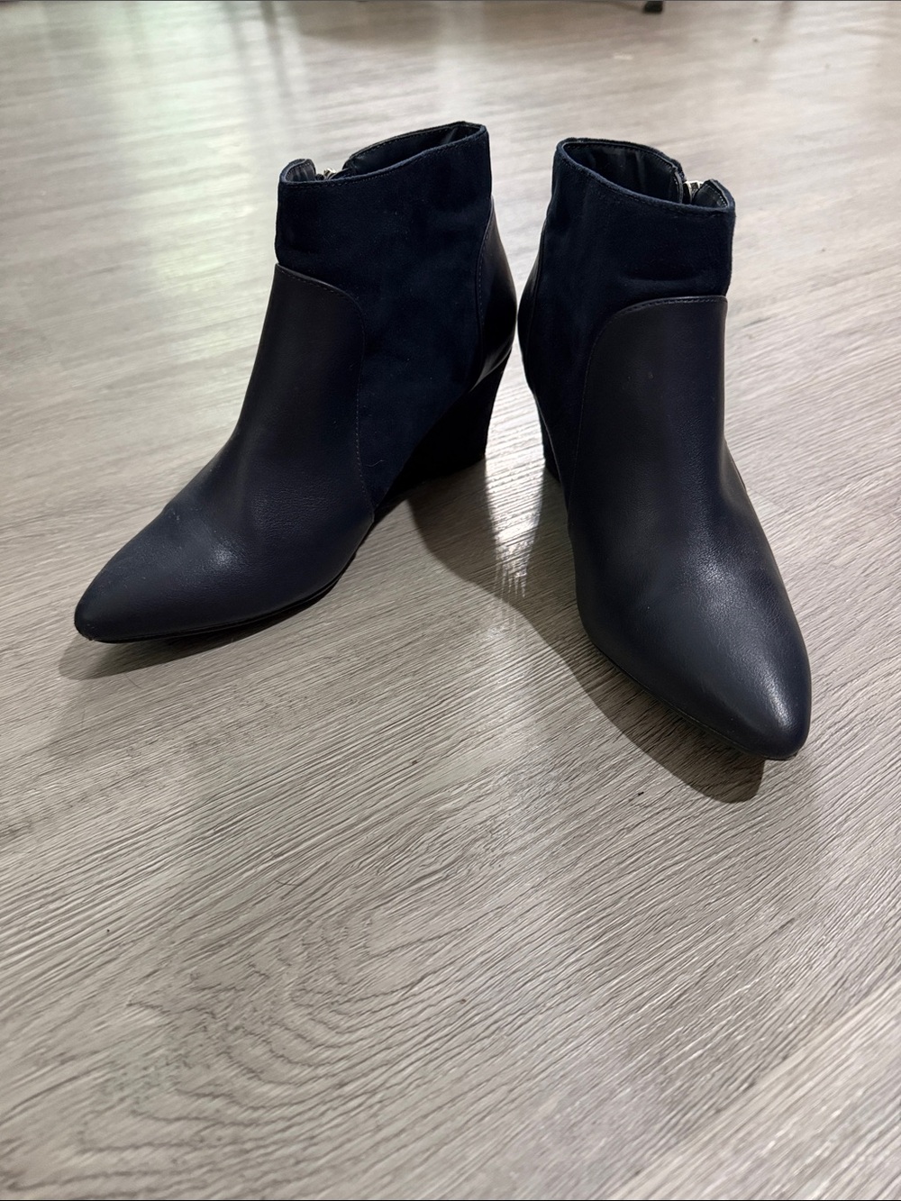 Simply Styled Zemora Navy Pointed-Toe Ankle Boots  Sz  7.5  EUC